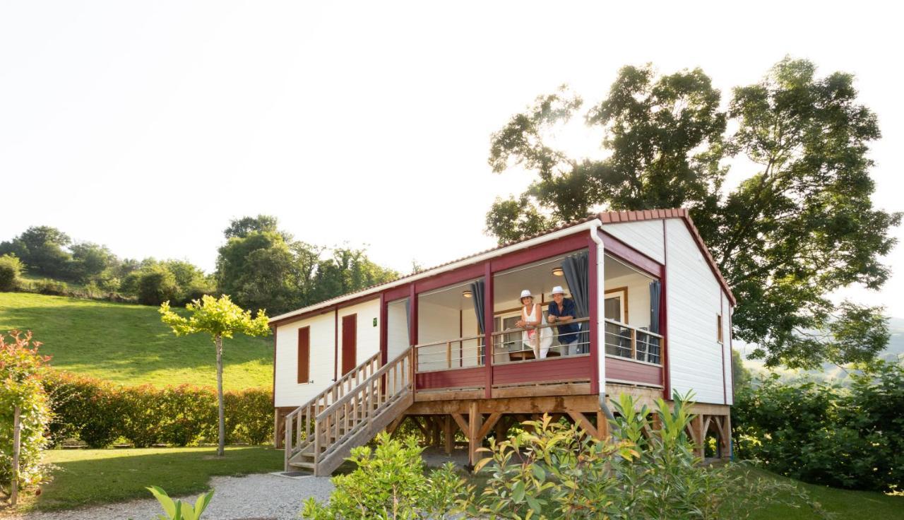 Domaine Larlapean 3* Saint-Martin-dʼArrossa